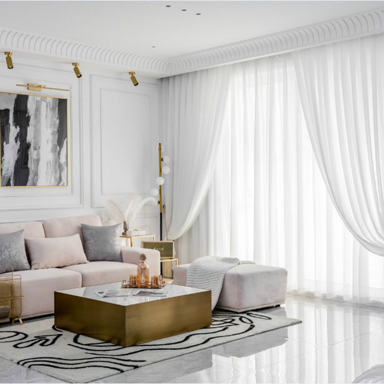 W jaki sposób gładkie zasłony mogą zmienić atmosferę i funkcjonalność Twojego domu?